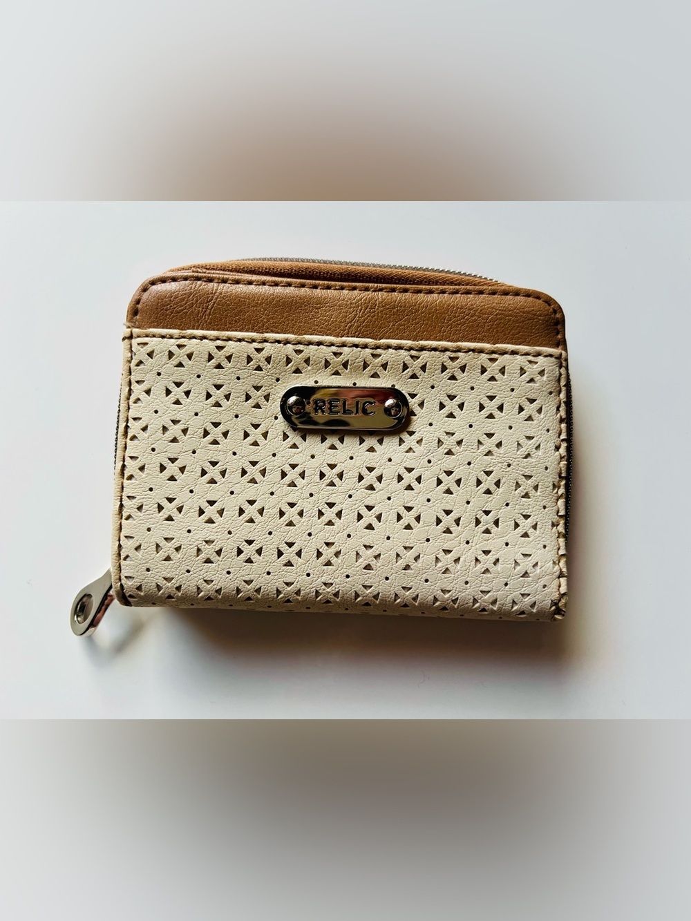 Relic by Fossil Leather Zip around wallet/Excellent condition/Discounted shippin